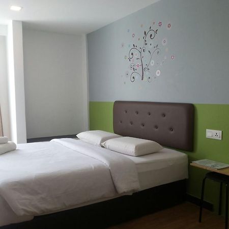 Hotel Viva Кланг Экстерьер фото